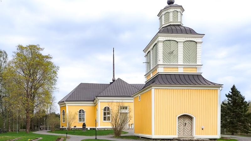 Kvevlax kyrka